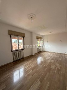 Trilocale buono stato, quarto piano, Viale Dante, Osservanza, Imola