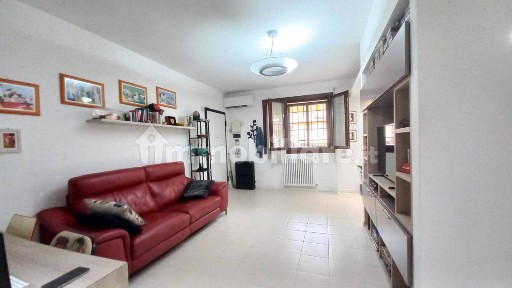 Budrio, Budrio via Creti Martella, bellissimo trilocale di comode dimensioni con terrazzo e balconi e garag