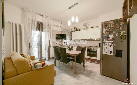 Trilocale via Giunio Bruto 20, Borgo Panigale, Bologna