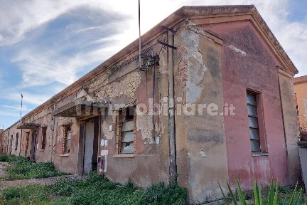 Capannone all'asta viale Monastir, 50, Cagliari