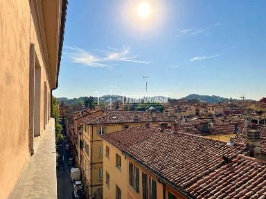 Quadrilocale via Fondazza, Santo Stefano, Bologna