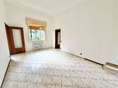 Bilocale viale grigna, Centro, Camparada