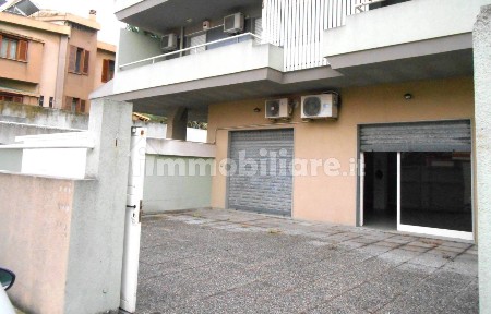 Locale commerciale in Affitto