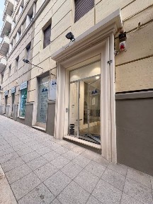 Locale commerciale in Affitto