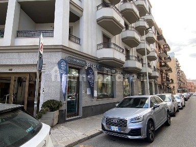 Locale commerciale in Affitto