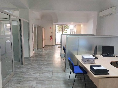 Locale commerciale in Affitto