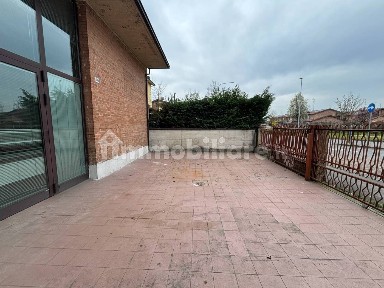 Capannone in Affitto
