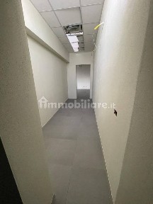 Capannone in Affitto