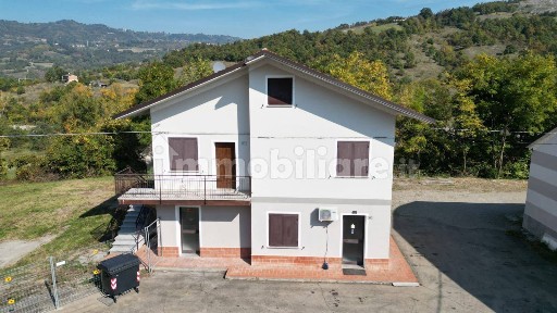 Capannone in Affitto