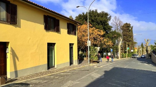 Locale commerciale in Affitto