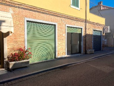 Locale commerciale in Affitto
