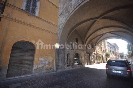 Locale commerciale in Affitto