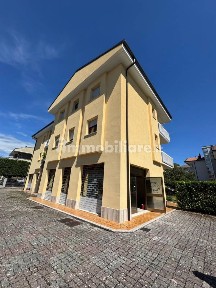 Locale commerciale in Affitto
