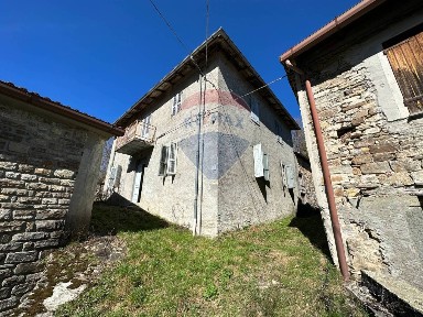 Terratetto unifamiliare via Agrimonte 3, Corniglio