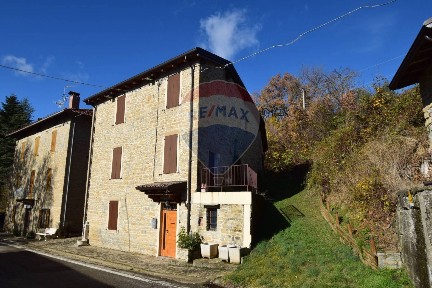 Terratetto plurifamiliare via Ariolla 5, Ariolla, Neviano degli Arduini