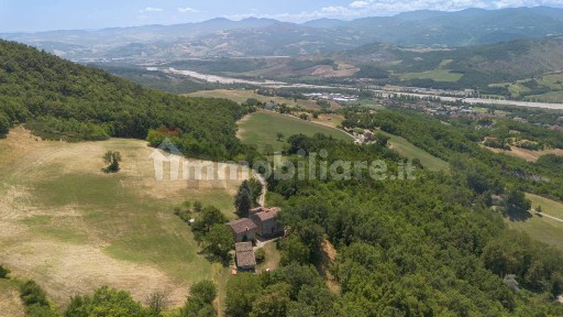 Terratetto unifamiliare 231 m², da ristrutturare, Varano de' Melegari