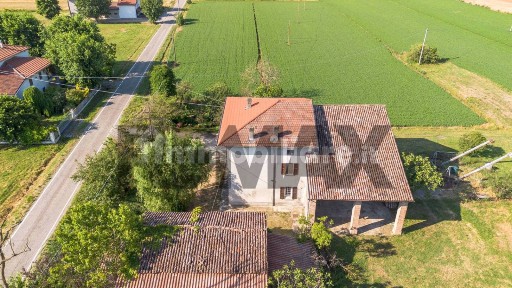 Terratetto unifamiliare frazione Castione dei Marchesi 160, Castione Marchesi, Fidenza