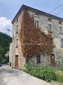 Terratetto unifamiliare via Pieve, Centro, Varsi