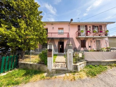 Terratetto plurifamiliare 116 m², buono stato, Albareto