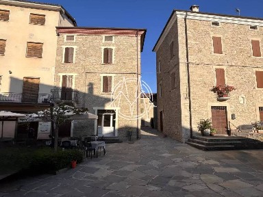 Terratetto unifamiliare piazza mercato, Ariolla, Neviano degli Arduini