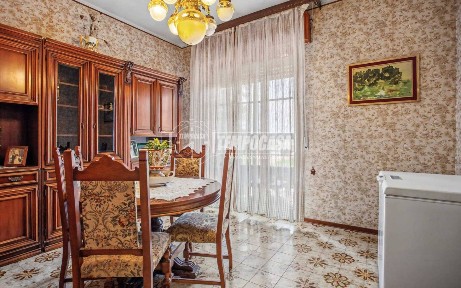 Terratetto unifamiliare 200 m², da ristrutturare, Fidenza