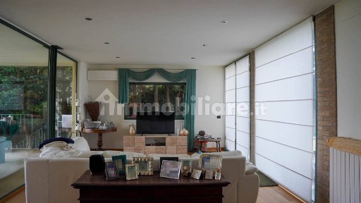 Terratetto unifamiliare 254 m², buono stato, Centro, Traversetolo