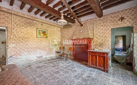 Terratetto unifamiliare 190 m², da ristrutturare, Rimale, Fidenza