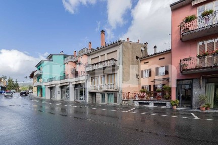 Terratetto unifamiliare via Vittorio Veneto 45-47, Centro, Bedonia