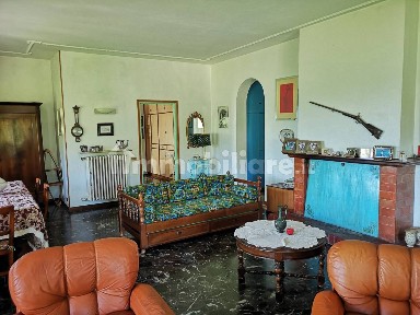 Terratetto plurifamiliare 276 m², buono stato, Centro, Corniglio