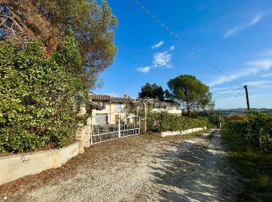 Casale via Fante di Sotto 1, Spinetoli