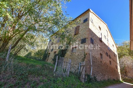 Casale Nuove Piane, Comunanza