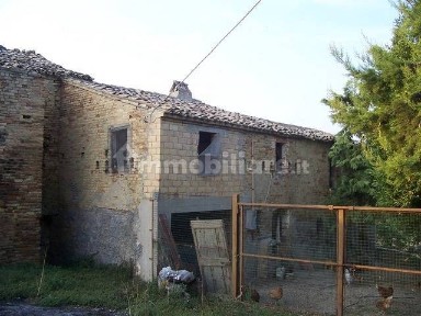Rustico c.da forola, Acquaviva Picena
