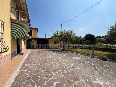 Terratetto unifamiliare viale Luigi Rossignoli, Centro, Trevenzuolo