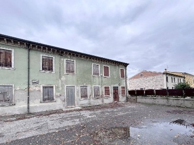 Arcole, Via Giuseppe Garibaldi