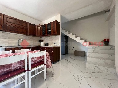 Terratetto unifamiliare via salvo d'acquisto, 92, Centro, Isola Rizza