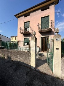 Terratetto plurifamiliare piazzale Vittorio Veneto 60, Bussolengo