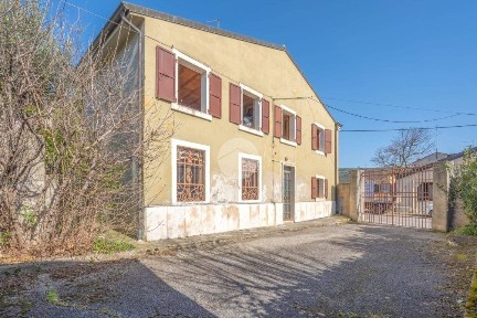 Terratetto unifamiliare via Ungheria 64, Centro, Illasi