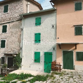 Terratetto unifamiliare Contrada Resti, Centro, Erbezzo
