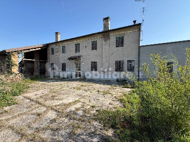 Terratetto unifamiliare corso della Vittoria 2, Centro, Legnago