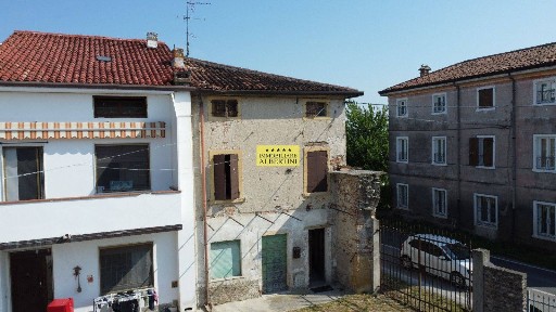 Povegliano Veronese, Via Nogarole, 18