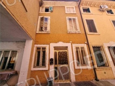 Casa indipendente all'asta via Giuseppe Mazzini 95, Villafranca di Verona