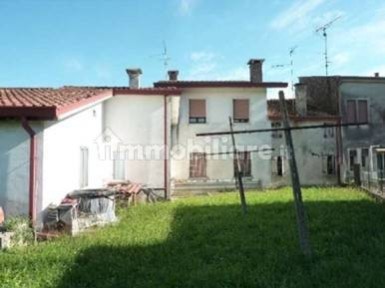 Casa indipendente all'asta via Caseggiato 18B - 20, Boschi Sant'Anna