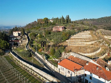 Terratetto plurifamiliare via Valpolicella, Parona, Verona