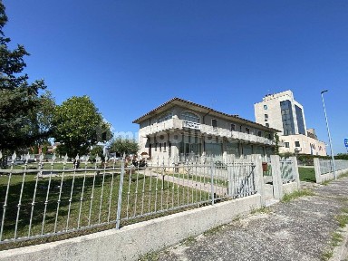 Terratetto unifamiliare via Trevenzuolo 6, Centro, Vigasio