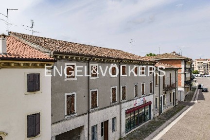 Terratetto plurifamiliare piazza Umberto I, Centro, San Giovanni Lupatoto