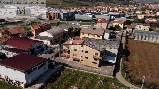 Terratetto unifamiliare via madonnina, Centro, Monteforte d'Alpone