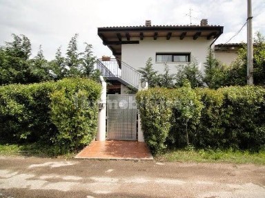 Terratetto plurifamiliare 224 m², ottimo stato, Borgo Roma, Verona