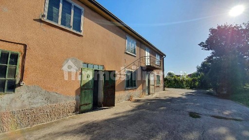 Terratetto unifamiliare 325 m², da ristrutturare, Volpino, Arcole