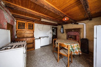 Bosco Chiesanuova, Contrada Tezza di Sopra, 5