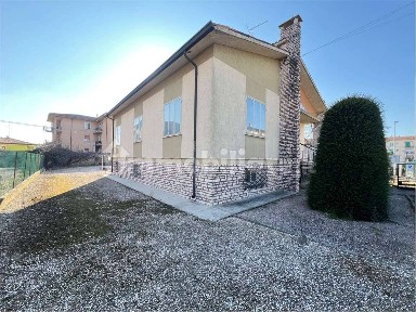 Terratetto unifamiliare 160 m², Centro, Mozzecane